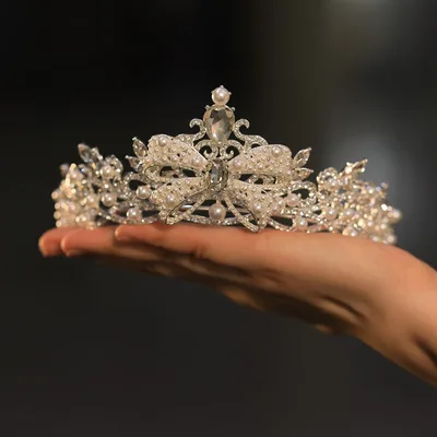 New Wedding Dress Silver Forehead Crown Temperament Luxury Rhinestone Alloy Silver Pearl Crown - Shop at LoveMi