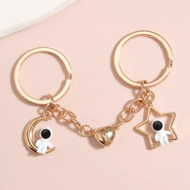 Magnet Chain Astronaut Star Key 5 Style - Shop at LoveMi