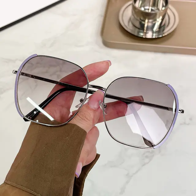 Men's And Women's Fashionable UV Protection And Slimming Sun Glasses Silver Light Grey - Shop at LoveMi