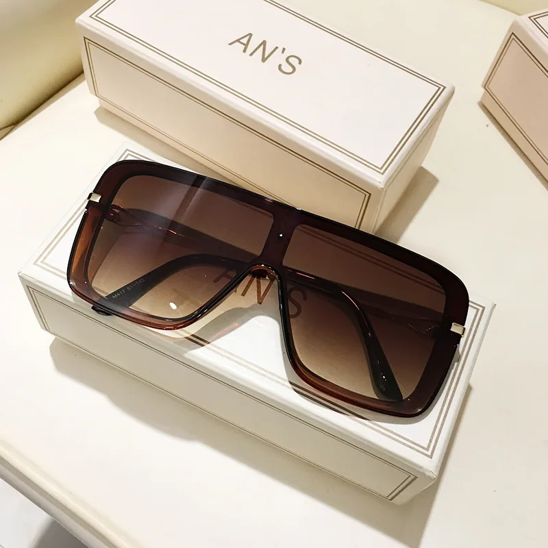 Women's Integrated Large Frame Sunglasses - Dark Tea Brown