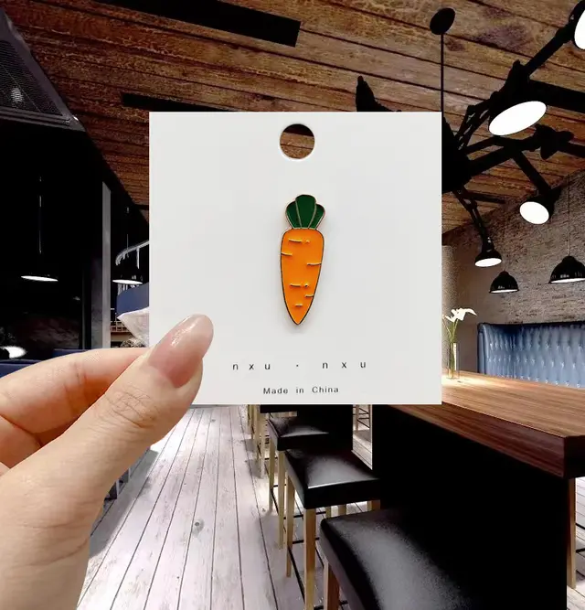 Creative Cartoon Alloy Brooch Clothing Carrot - Shop at LoveMi
