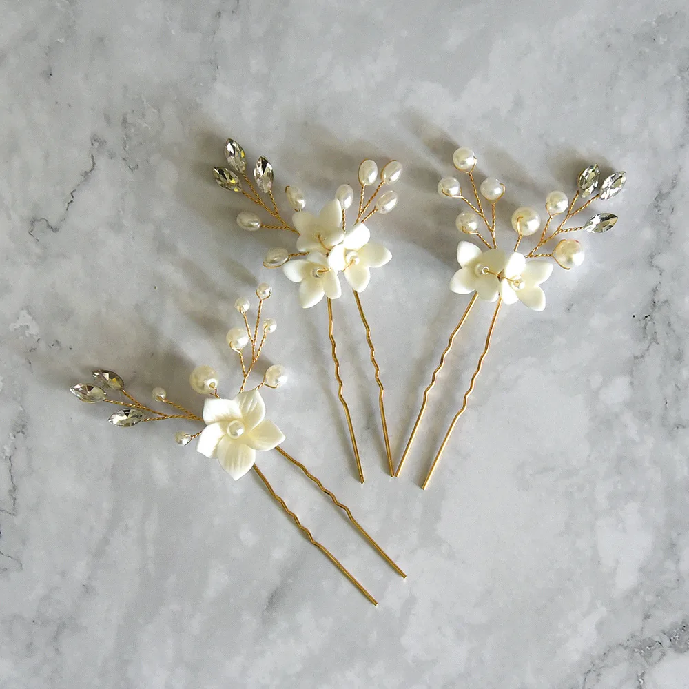 Three Sets Of White Flower U Shaped Hairpins - Kc Gold Line