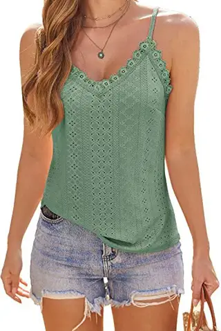 Solid Color Hollow Lace Strappy T-shirt - Light Green