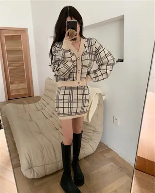 V-neck Plaid Knitted Cardigan Sheath Skirt Skirt Outfit - Apricot