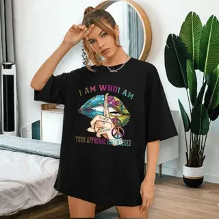 Women's Short Sleeved T Shirt - Black