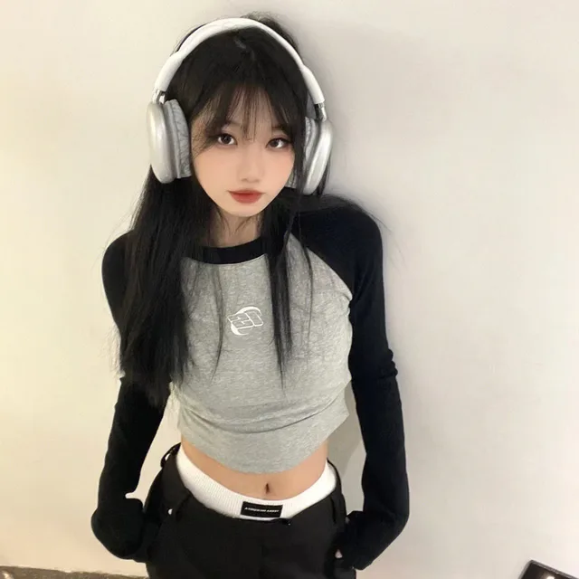 Autumn And Winter Korean Style Sense Of Design Raglan Sleeve Black And Gray Contrast Color Long Sleeves Women Black - Shop at LoveMi