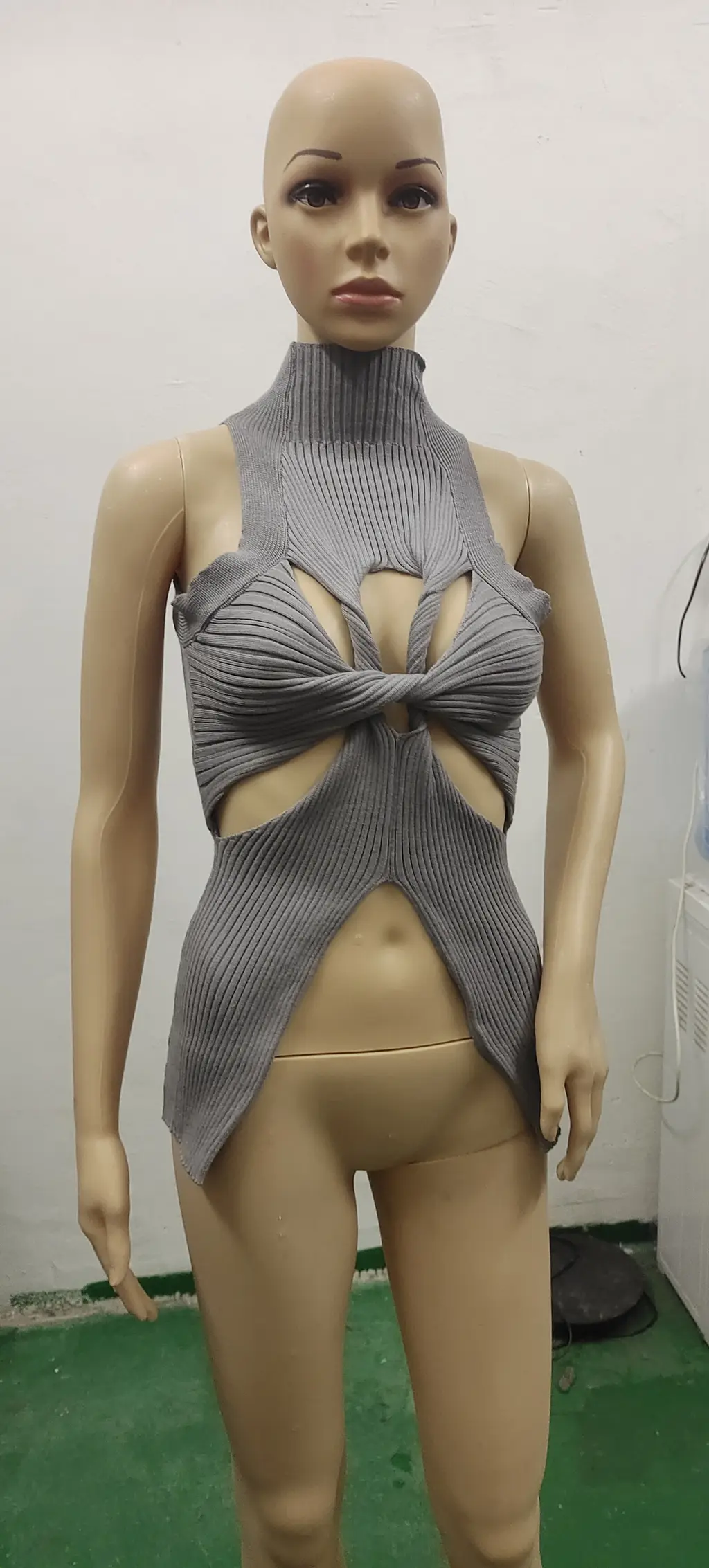 Irregular Sleeveless Hollow-out Twisted Wool Vest For Women - Grey