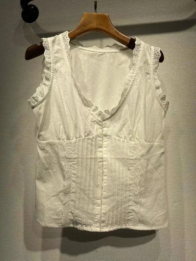 New Embroidered Lace Sweet U collar Slim fit Tank Top White - Shop at LoveMi