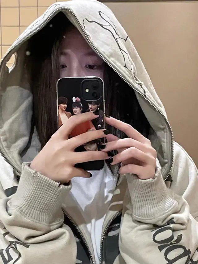 Women's Autumn And Winter Loose Design Sense Hoodie Coat Beige With Plush 420G Weight - Shop at LoveMi