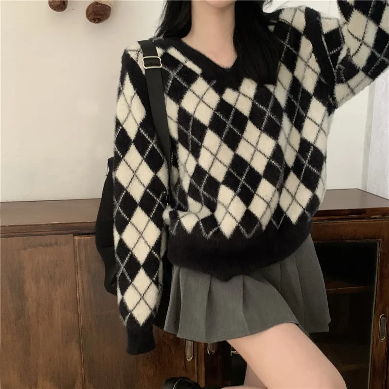Women's Niche Top Retro Japanese V neck Plaid Sweater Black And White - Shop at LoveMi