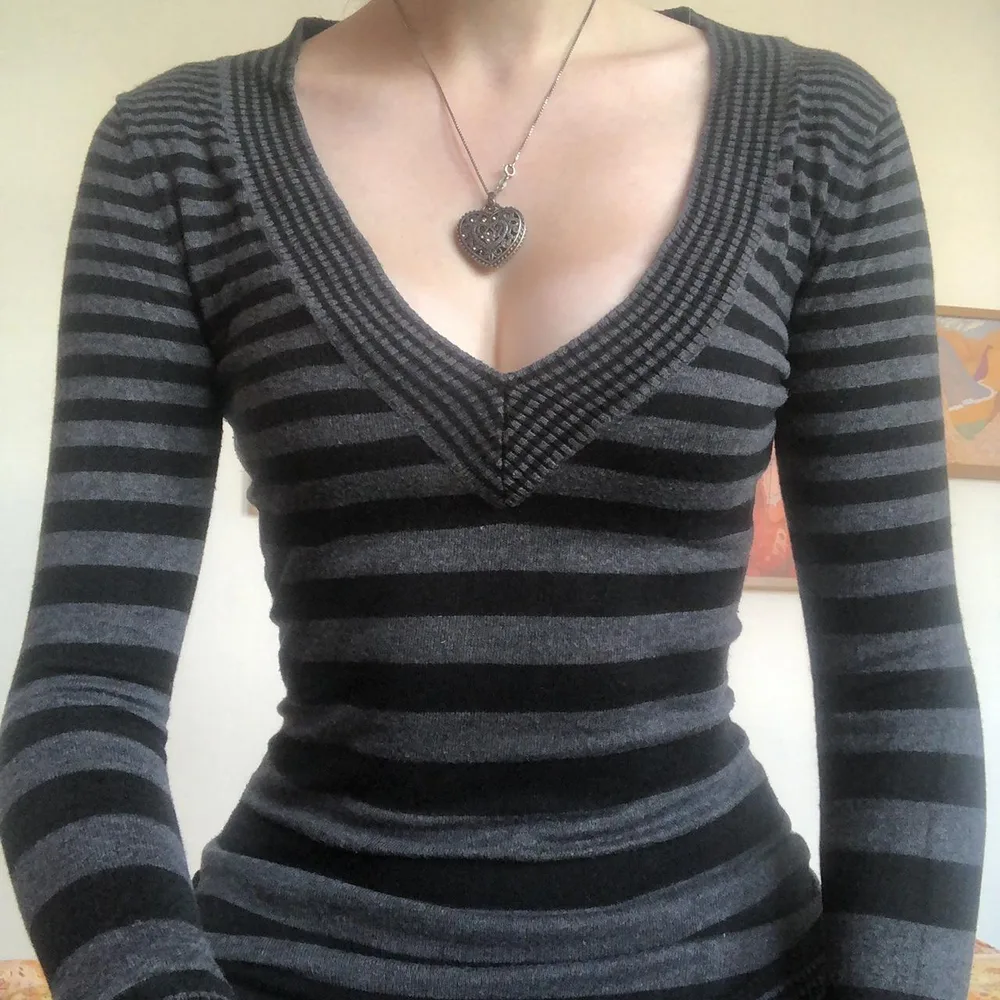 Striped V-neck Slim-fit Sweater Women's Top - Black