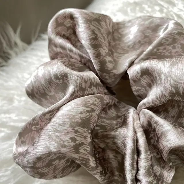 French Glossy Vintage Milk Tea Leopard Print Brown Niche Silk Hair Ring Milk Tea Leopard Print 6Cm - Shop at LoveMi