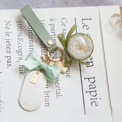 Preserved Flower Keychain Leather Bookmark Pendant Green White Austin - Shop at LoveMi