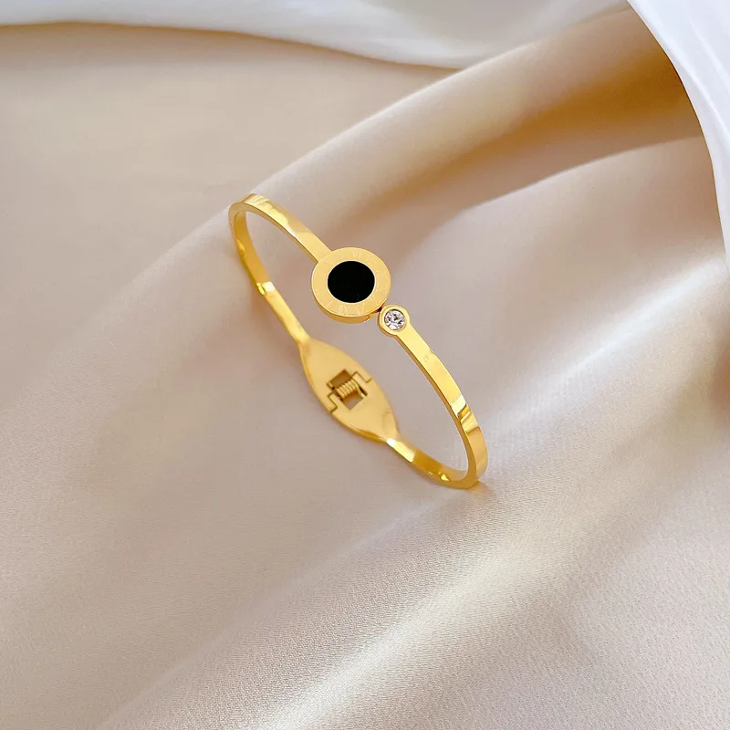 Roman Titanium Steel Bracelet Retro Fashion - S303 Gold