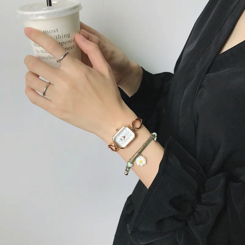 Simple Temperament Chain Table Japanese style Retro Gold Strap White Plate - Shop at LoveMi