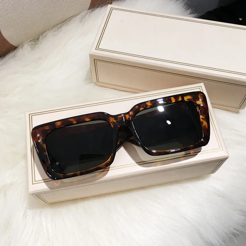 Men's And Women's Rectangular Large Frame Trendy Pink And Green Face-looking Sunglasses - Leopard Gray
