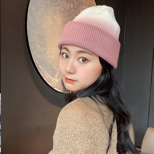 Gradient Texture Small Icon Knitted Hat Pink - Shop at LoveMi