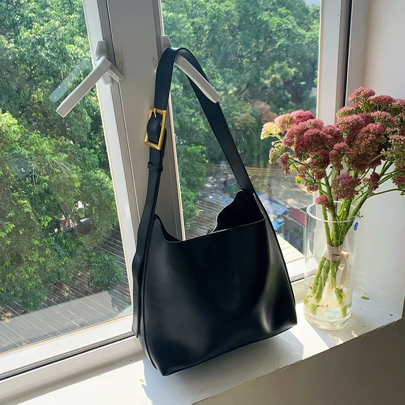 Women's Shoulder Bag Solid Fashion Handbag Crossbody Bag Women's Minimalist PU Leather Bag Black - Shop at LoveMi