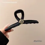 11 Black Camellia Grip