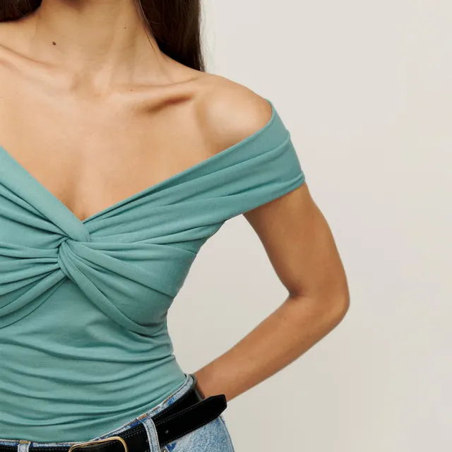Summer Solid Color And V neck Knitted Off shoulder Slim fit Crop top Sweetened Bean Paste - Shop at LoveMi