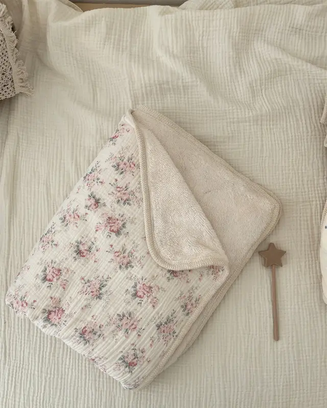 Double Layer Cotton Hook Lace Plush Blanket Red Face - Shop at LoveMi