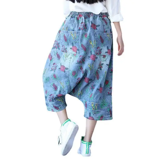 Printed Washed And Frayed Cropped Jeans - Shop at LoveMi