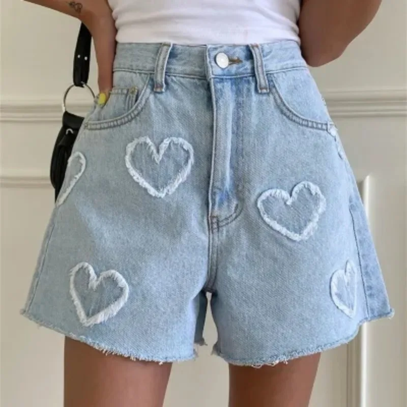 Cute Frayed Heart Pattern Light Colour And Water Scrubbing High Waist Denim Shorts - Light Blue