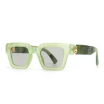 C4 Green Frame Light Gray