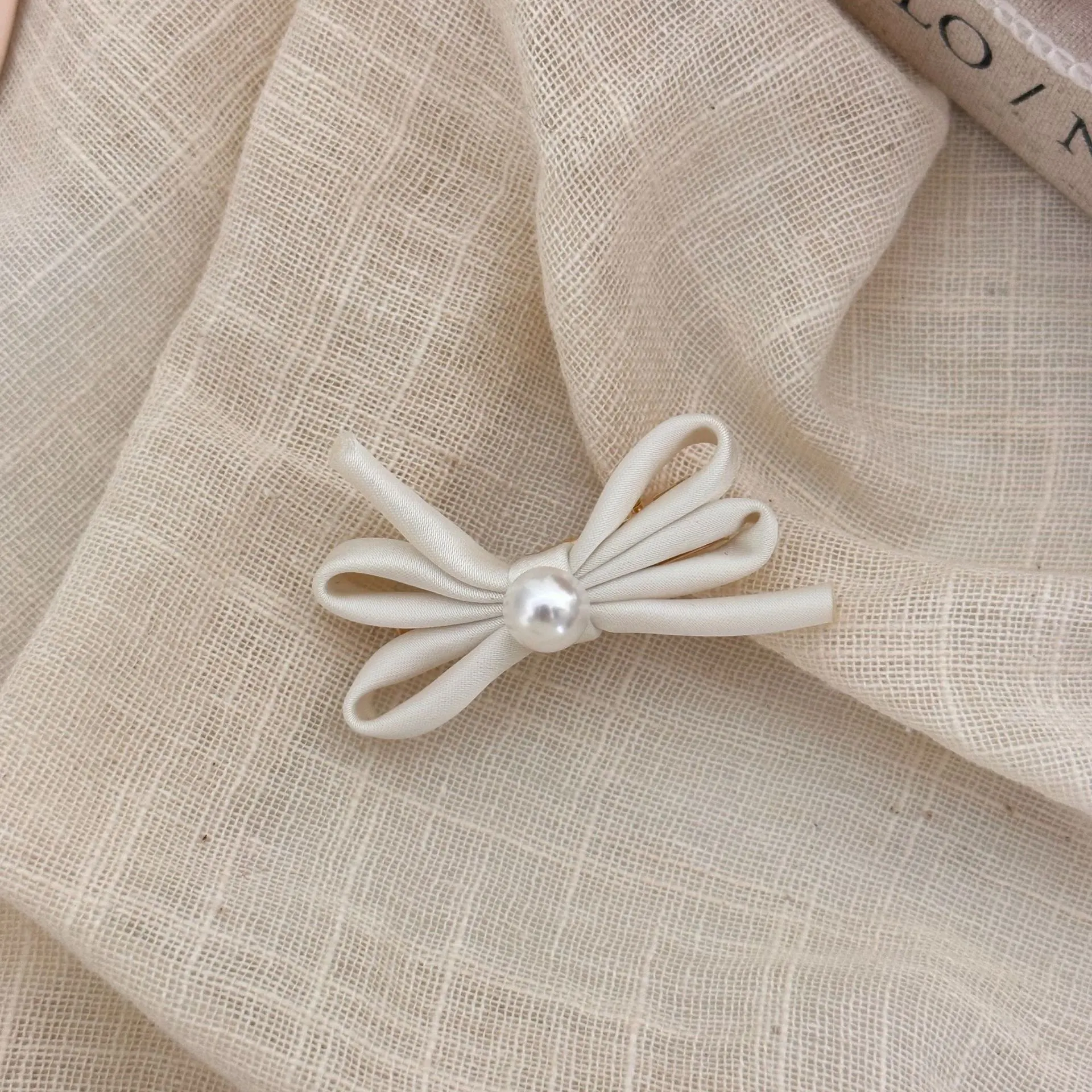 Side Clip Bangs Pearl Bow A Pair Of Hairclips Duckbill Clip - Beige Bow