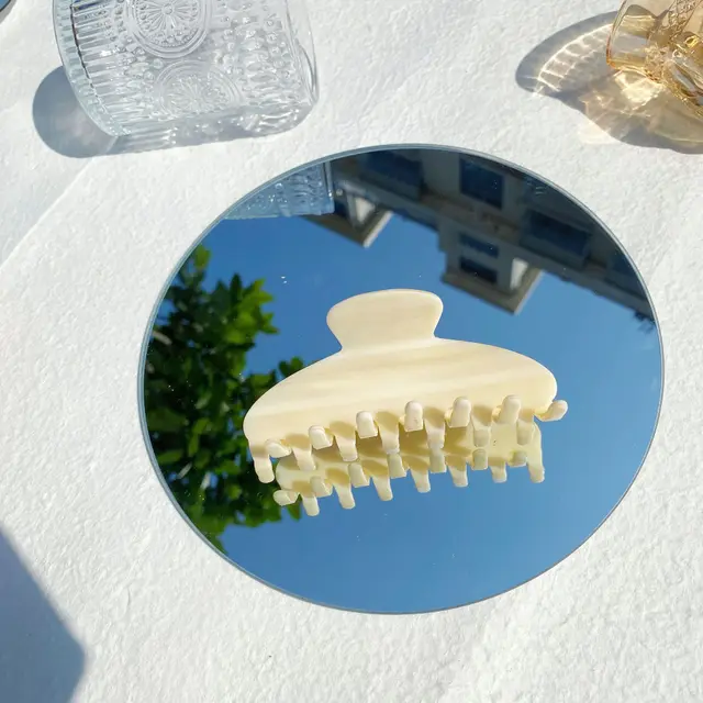 Acetate Grip Simple Advanced Sense Hair Clips Hair Accessories Cream Cream - Shop at LoveMi