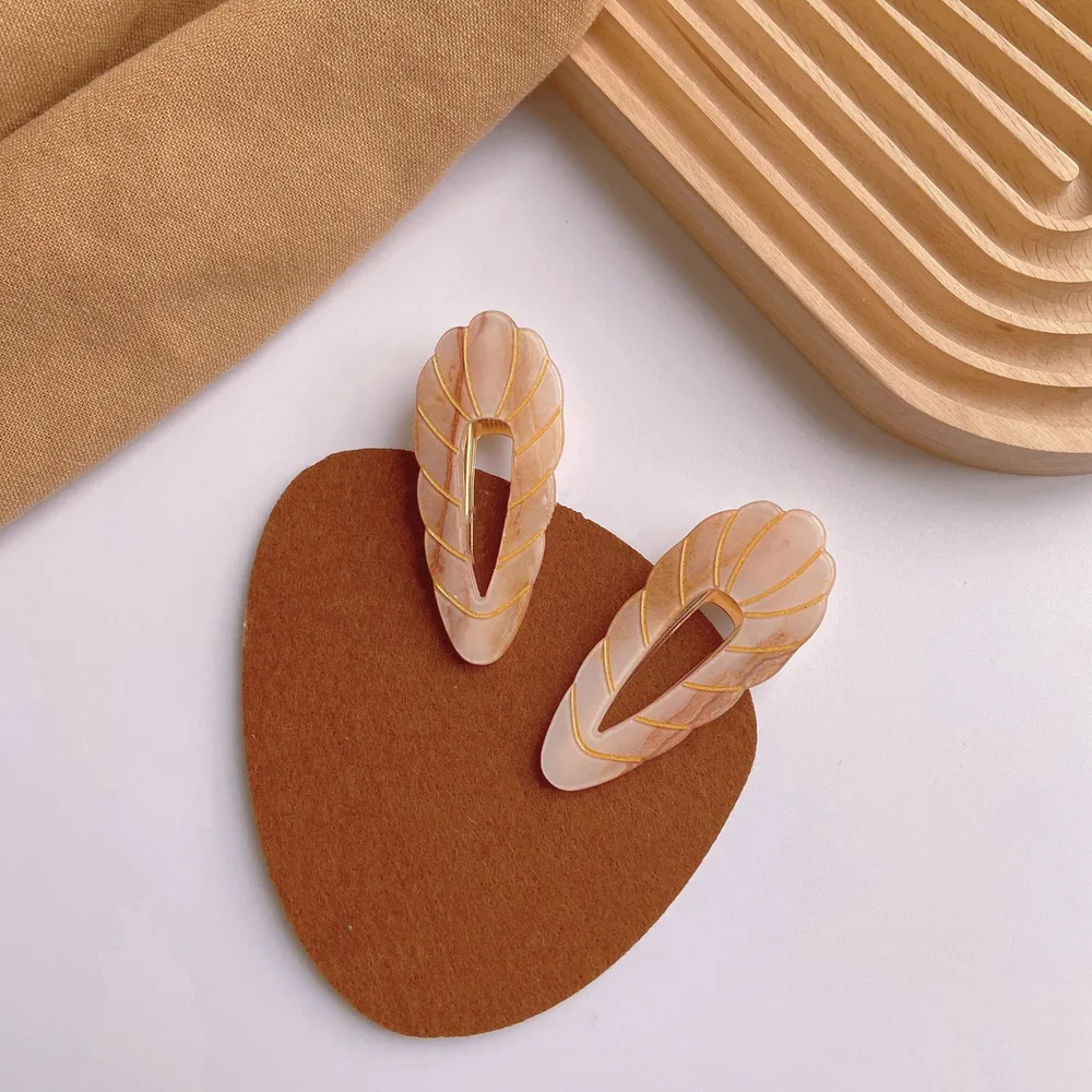 Acrylic Barrettes Scribing Wavy Edge Stone Pattern Coffee Single - Shop at LoveMi