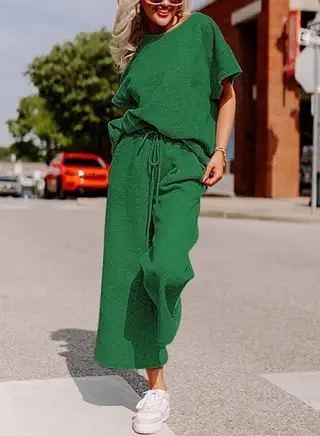 Solid Color Texture Casual Fashion Women's Wear Short-sleeved Trousers Two-piece Set - Green