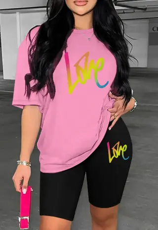 Women'S Two-Piece Set Featuring A Stylish Printed T-Shirt And Casual Shorts - Pink