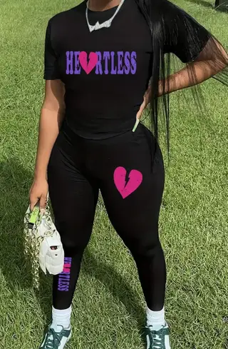 Women's Printed Round Neck T-Shirt And Leggings Set - Black