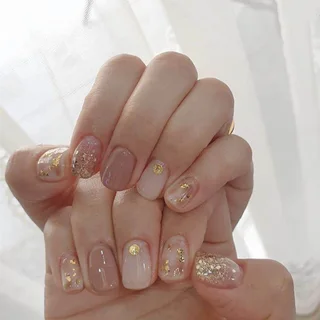 Finished product of phototherapy with fake nail patch - Chocolate