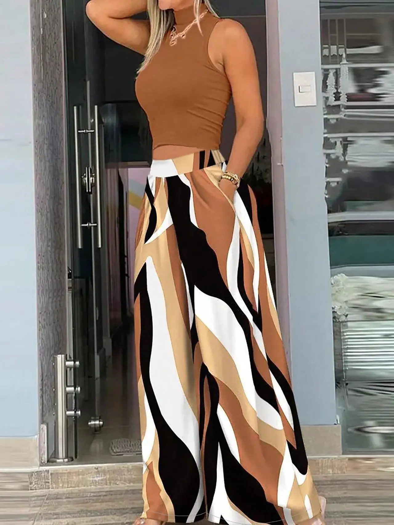 Women's Casual Vacation Style Semi-High Neck Knitted Top Set - Brown