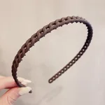 Chain Clause Brown