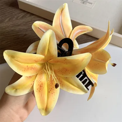 Niche Super Fairy Three dimensional Lily Grip Girl Yellow Lily Grip - Shop at LoveMi