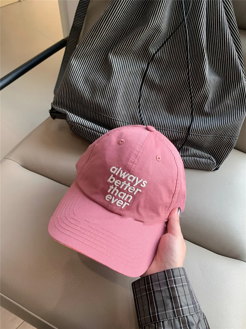 Lu Xi Korean Style Embroidered White Wide Brim Baseball Cap For Women - Raspberry Powder