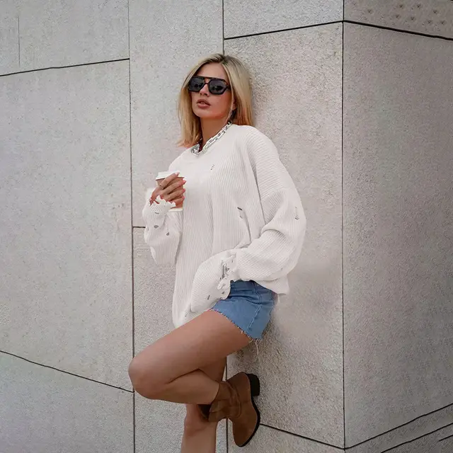 Women's Round Neck Loose Hole Mid-length Long Sleeve Sweater - White