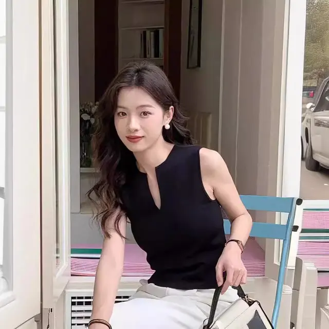 Summer New Outerwear V neck Temperament Slim Fit Sleeveless Top Black - Shop at LoveMi