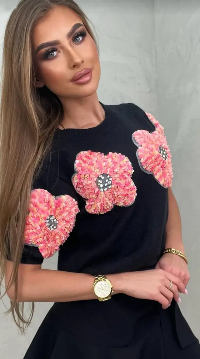 European And American Contrast Color Flower Sweet Pink Round collar Short Sleeve Sweater Black Safflower - Shop at LoveMi