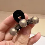 Small Pearl Rhinestone Style