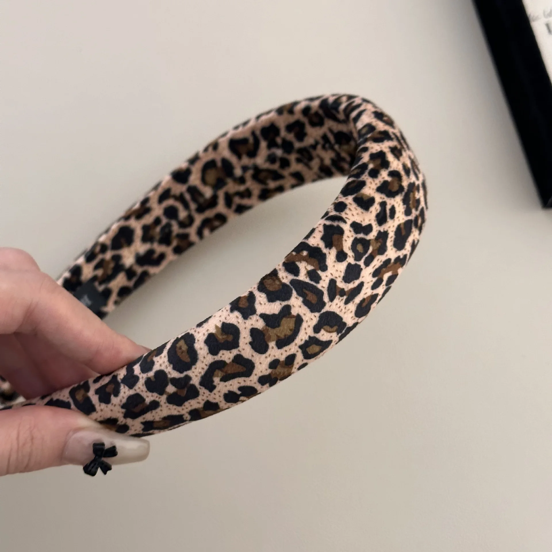Fashionable All-matching Vintage Leopard Print Velvet Sponge Headband - Wide And Light Leopard Print