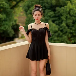 Women's Dress-style Cover Belly Thin Small Chest-fashion Vacation Swimsuit - Black