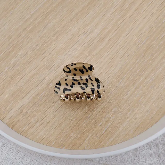 Medium Leopard Print Grip Half Tie Clip Hair Accessories High Ponytail Fixed Light Leopard Print - Shop at LoveMi