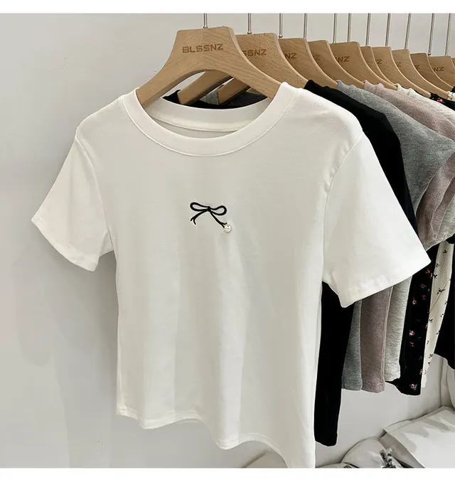 Bow Print Chic Chic Cropped Top White - Shop at LoveMi