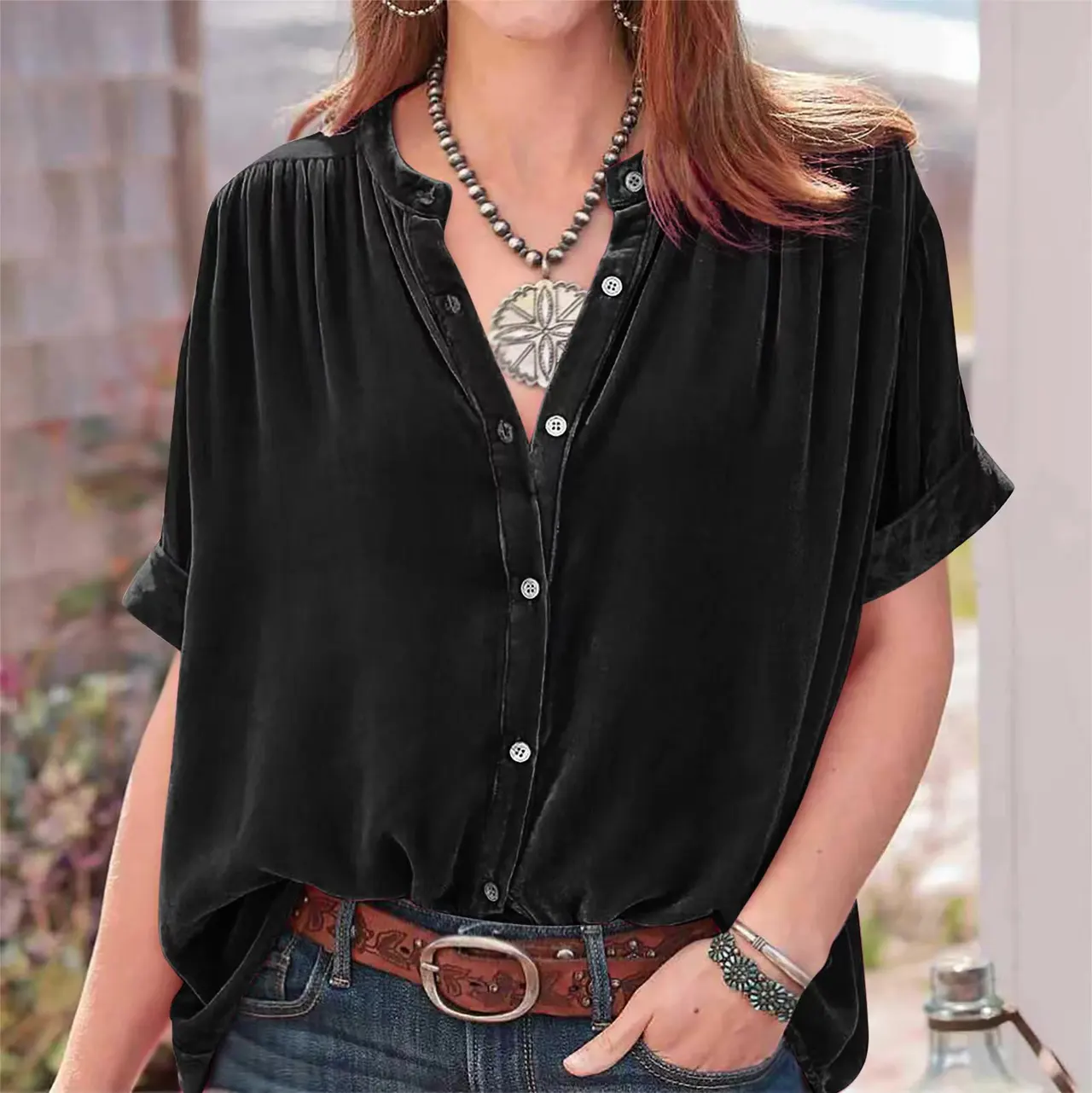 Women's Solid Color Short-sleeved Round Neck Shirt - Black