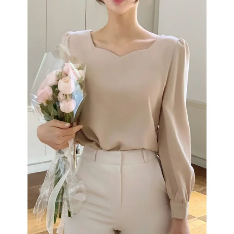 Chic Unique Heart-shaped Square Collar Pullover Shirt - Apricot