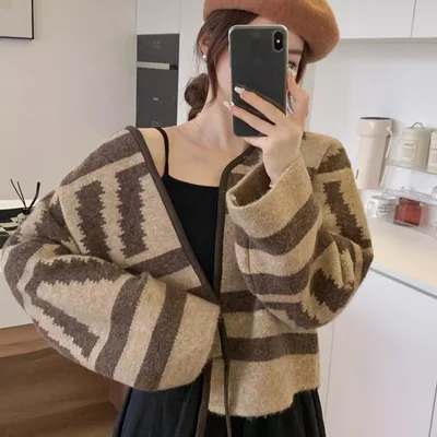 Retro Contrast Color Inverness Women's Short Khaki - Shop at LoveMi